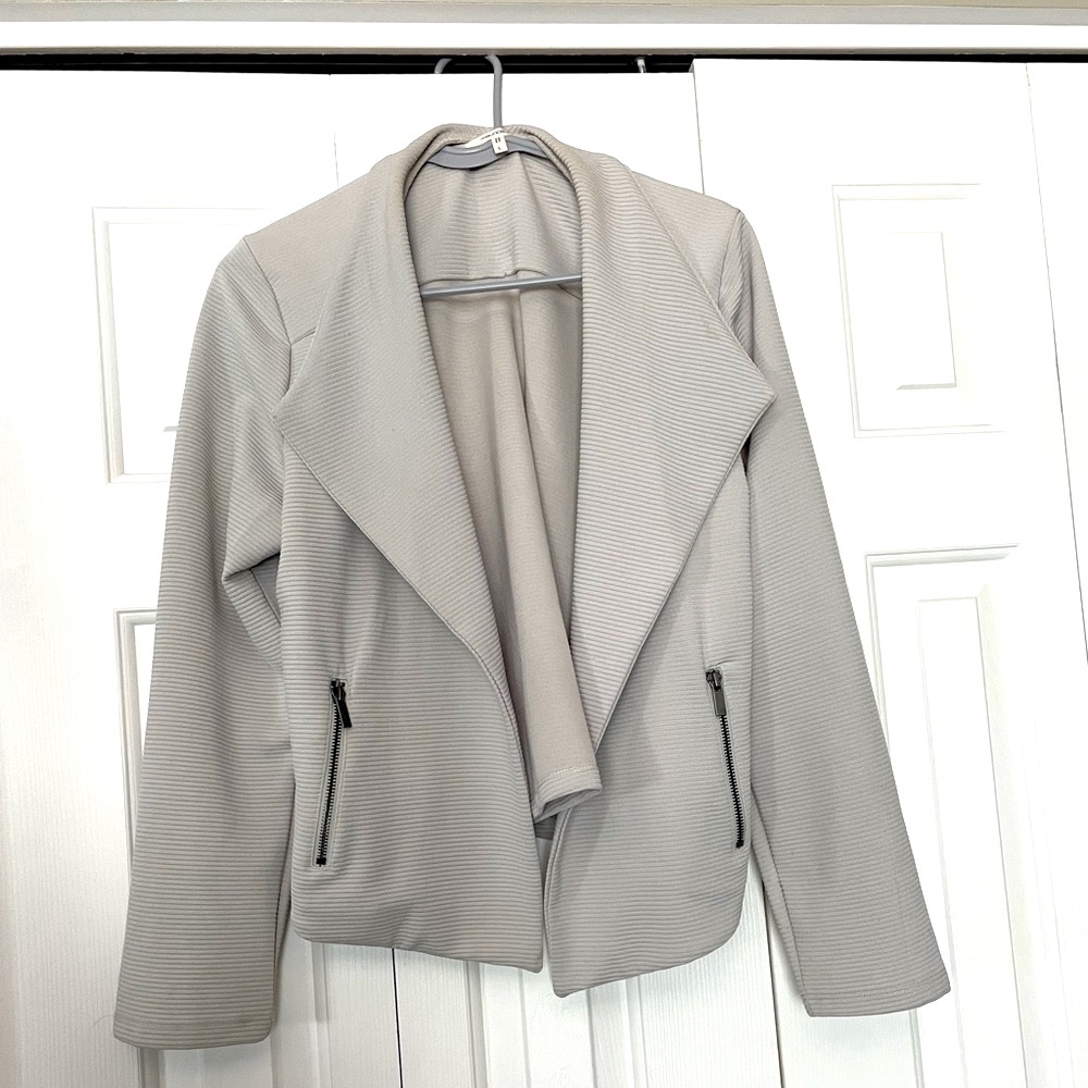 Like New Maurice’s zip-pocket Blazer (Size:Large)